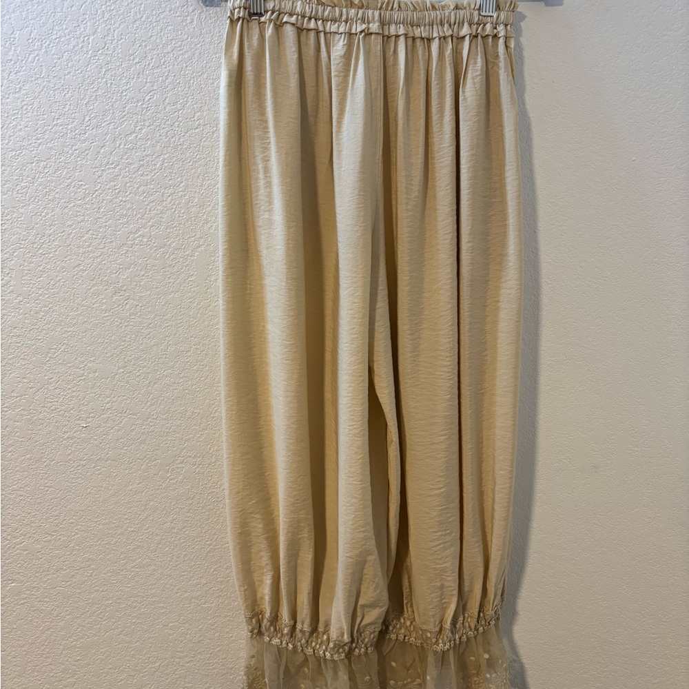 Odd Relaxed Bloomer Pants Ecru Size S NWT in Package - Picture 3 of 7
